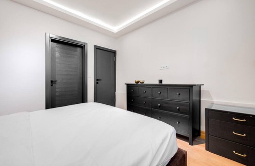 Kabatas Apartment | Flat w Turkish Bath 5 min to Kabatas Pier