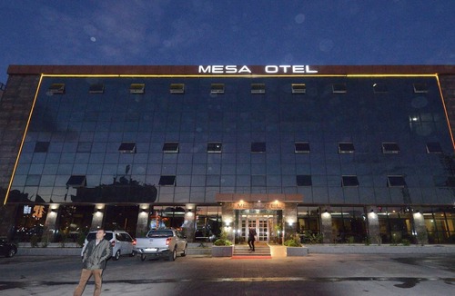 Batman Hotel | Mesa Otel