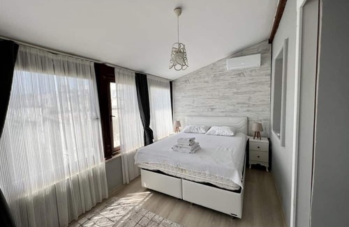 Bodrum City Center Apartment | House Close to Beach with a Sea View in Bodrum