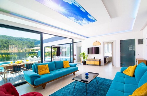 Sarıbelen Villa | Dreamy Villa with Private Pool and Jacuzzi in Kas
