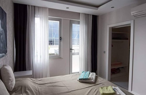 Eski Lara Apartment | Immaculate Cozy 2-Bed Apartment in Antalya Lara