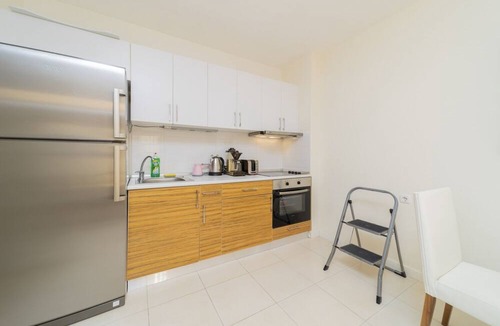 Konyaalti Apartment | Flat w Pool Garden and Balcony 7 min to Beach