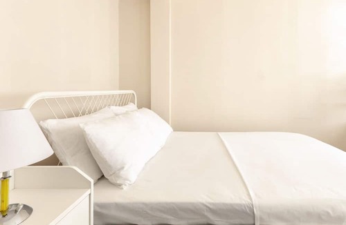 Moda Apartment | Convenient Flat with Balcony 7 min to Bull Statue