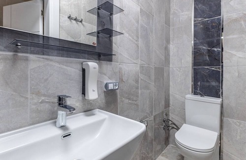 Rasimpasa House | Central, Historical Hotel Room w Garden in Kadikoy