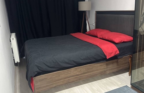 Bornova Apartment | Küçükpark civarı 1+1 Klimalı daire