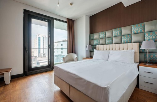 Merter Apartment | Studio with City View Balcony 2 min to Metro