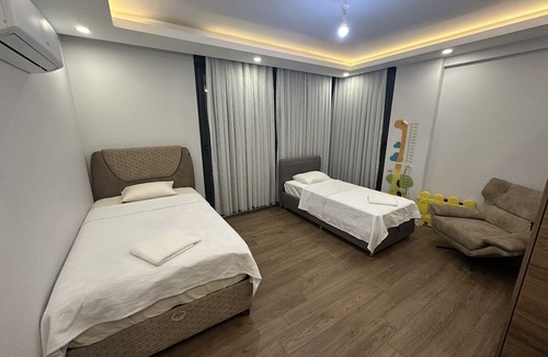 Lara Villa | Kundu Park Villas