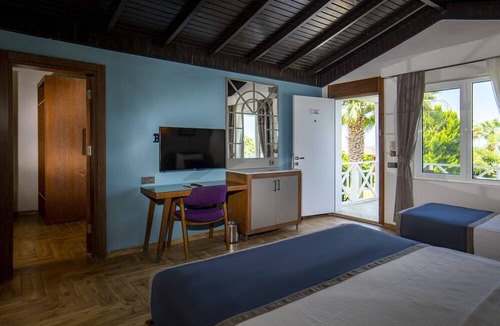 Kusadasi Resort | ADELLA BEACH RESORT HOTEL