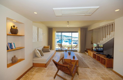 Yenifoca Villa | Oasis Houses