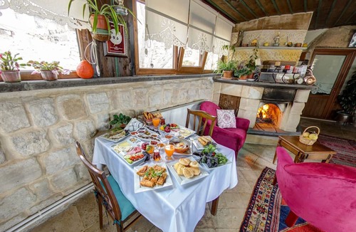 Ortahisar Hotel | Turkish Cave House