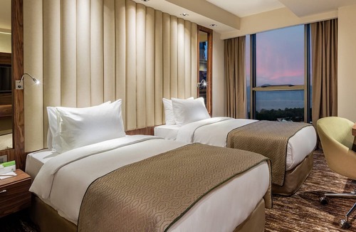 Guzeloba Mahallesi Hotel | Holiday Inn Antalya - Lara by IHG