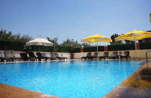 Gumuldur Hotel | Gumuldur Mavi Deniz Otel