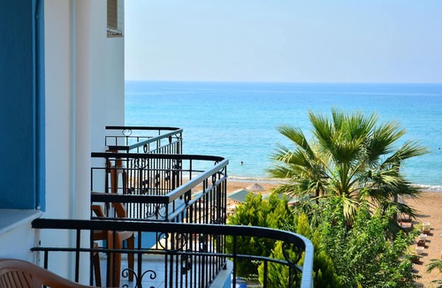 Gumuldur Hotel | Gumuldur Mavi Deniz Otel