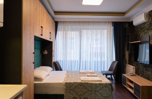 Ortakoy Apartment | Middle Village