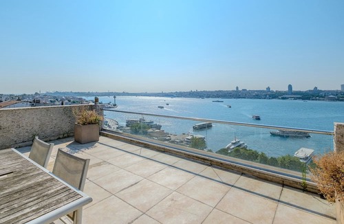 Uskudar Apartment | Elevated Bosphorus Escape | Private Terrace