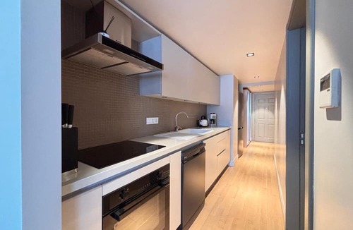 Karakoy Apartment | Chic 1BR in the Heart of Karaköy