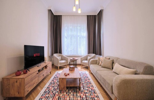 Moda Apartment | Historical Building at the Iconic Tram Street, 3BR