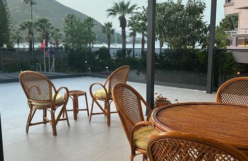 Icmeler City Center Apartment | Beach Suite XL İcmeler