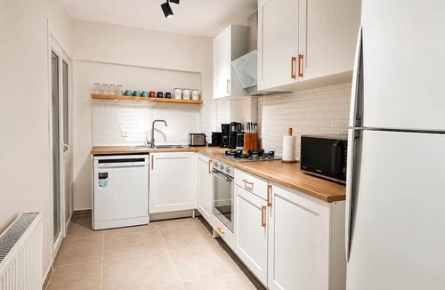 Moda Apartment | Prime Location Luxurious 4-BDR apartment with 4 AC's+1000 mbps internet+balcony