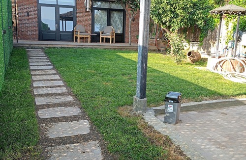 Orhangazi Villa | Villa Atroa Lake House - Cozy Studio Villa on Iznik Lake. Spectacular view.