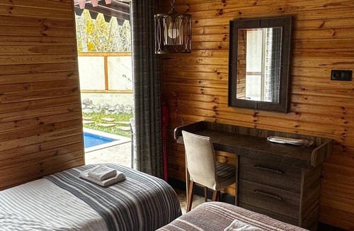 Sapanca Ski Chalet | küçük göl köy