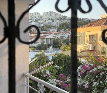 Kadnlar Denizi Mahallesi Villa | Casa Nadide Kuşadası