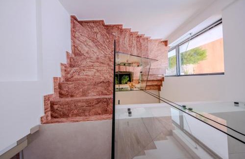Dosemealti Villa | Luxury villa with waterfall pool and garden For 9 people