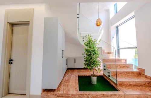Dosemealti Villa | Luxury villa with waterfall pool and garden For 9 people