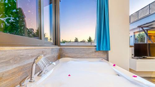 Islamlar Villa | Secluded Sea-View Family Escape Villa Bella 3 Lale