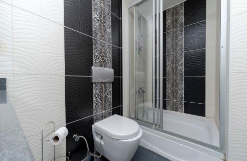 Tophane Apartment | Spacious One-Bedroom Central Apartment - Elevator