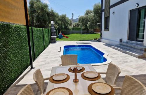 Milas Villa | Villa Latmos Bafa 2 with Large Garden and Pool