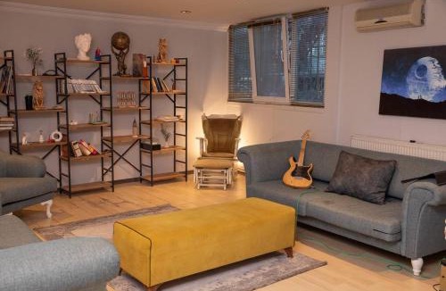 Rasimpasa Hostel | Cozy Apartment Near Moda