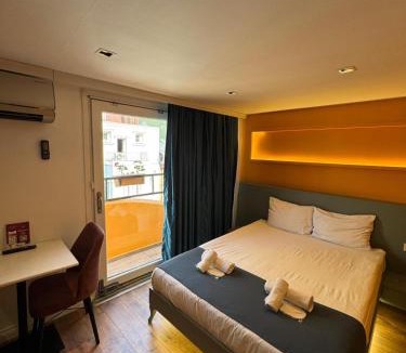 Taksim Apartment | Veva Studio