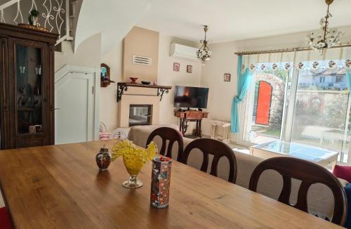 Alacati Villa | Evalacati-Villa Palma-Centrally located and Ready for winter