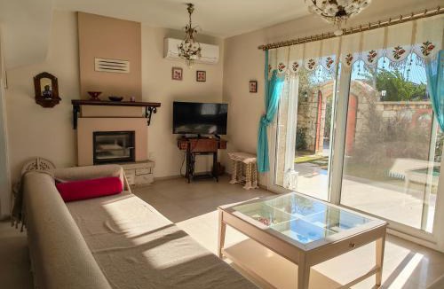 Alacati Villa | Evalacati-Villa Palma-Centrally located and Ready for winter