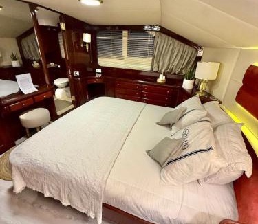 Cesme Boat Rental | 27m Benetti Luxury yacht stay in Cesme