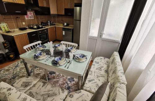 Bornova Apartment | 2Ege Üniversitesi ve hastanesine çok yakın Aileye ve Firmaya uygun