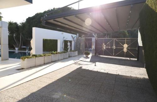 Cesme Villa | Alaçatı White Serenity