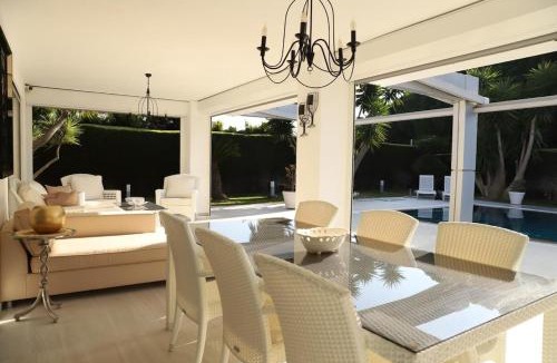 Cesme Villa | Alaçatı White Serenity