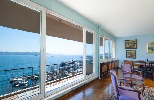 Kabatas Apartment | Bosphorus View Penthouse with Terrace