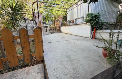Iskele Mahallesi Villa | Duriye s House Cozy House with Garden in Urla