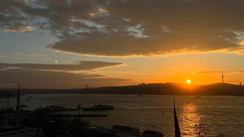 Kabatas Apartment | Deluxe Duplex w 210 Bosphorus View in Cihangir