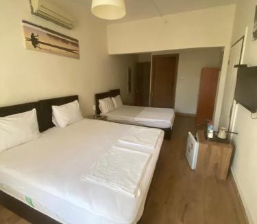 Akhisar Hotel | Toprak otel pansiyon