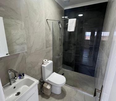 Altinoluk Hostel | çam cahithan