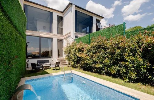 Dilovasi Villa | 3 Superior Villa Heated pool and Sea View