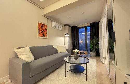 Osmanbey Apartment | Prime Location 1BR in Şişli
