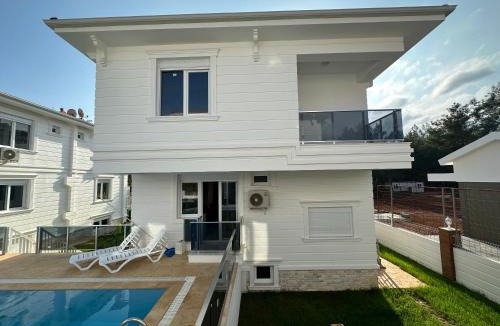 Dosemealti House | Sakin bir muhit, merkeze yakın tatil köyü, VİLLA