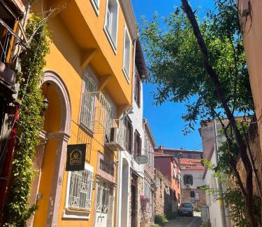 Ayvalik City Center House | Ayvalık 1892 Konukevi