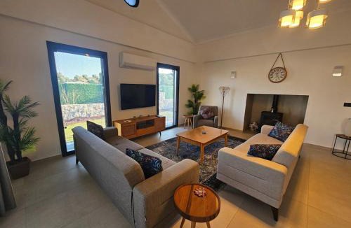 Faralya Villa | Private Pool Villa with Jacuzzi & Garden
