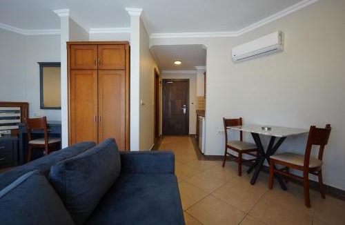 Marmaris City Center Hotel | Club Karakas Apart Otel